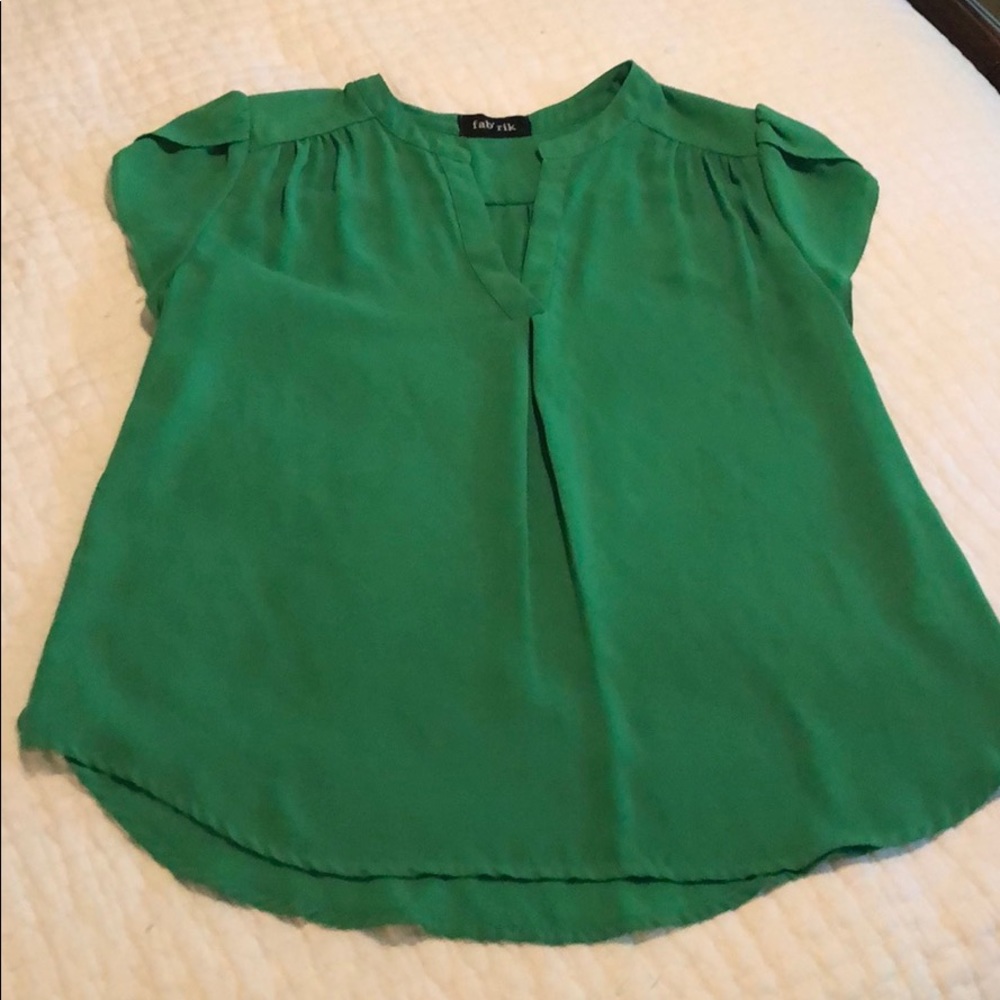 Fabrik green flutter cap sleeve blouse, L